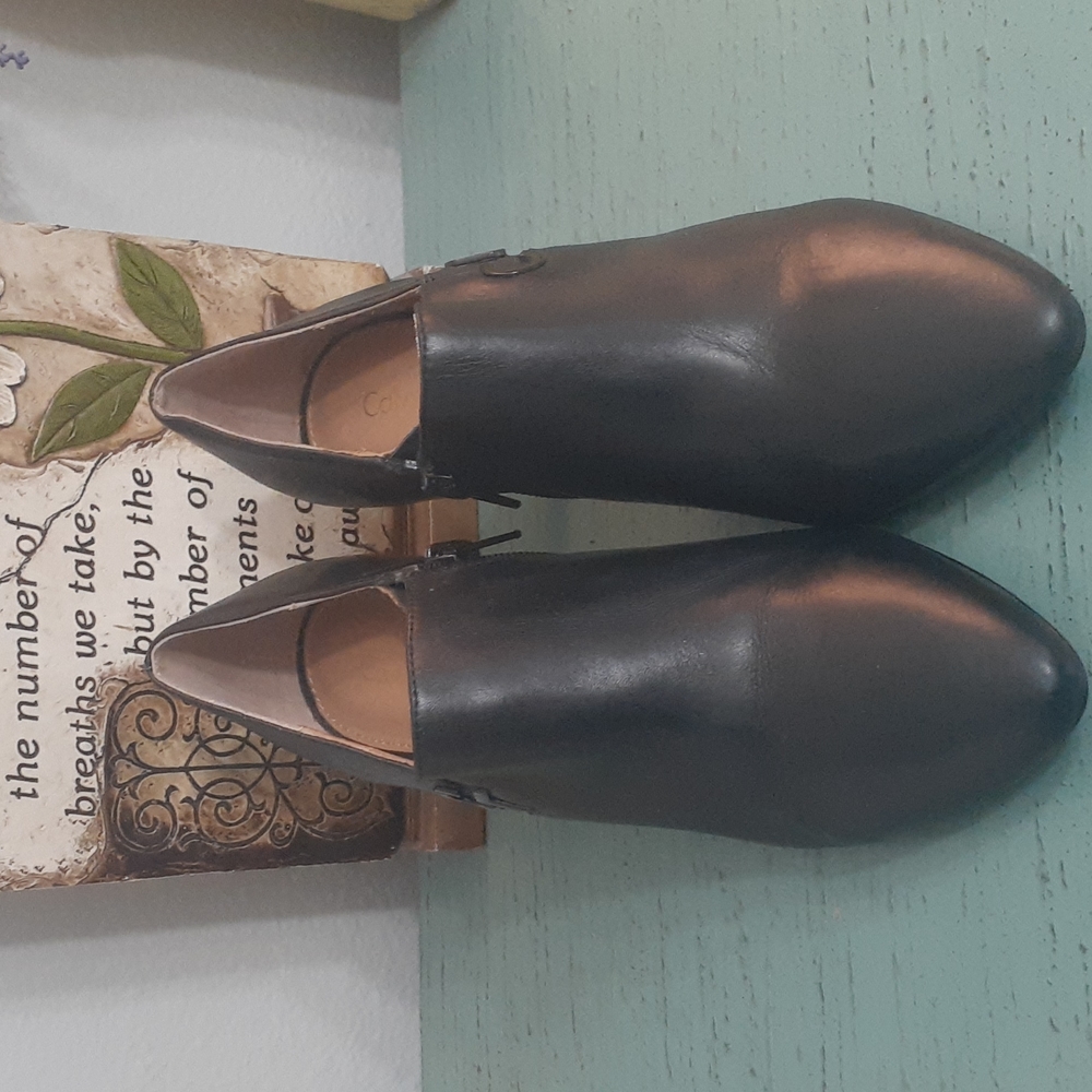 CALVIN KLEIN BOOTS SZ 7 M